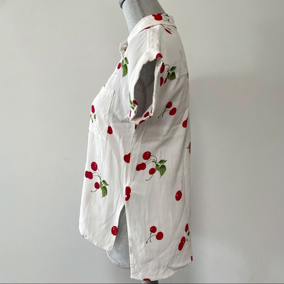 Rails cherry fruit printed button up top short sleeve cream colour - Picture 8 of 9